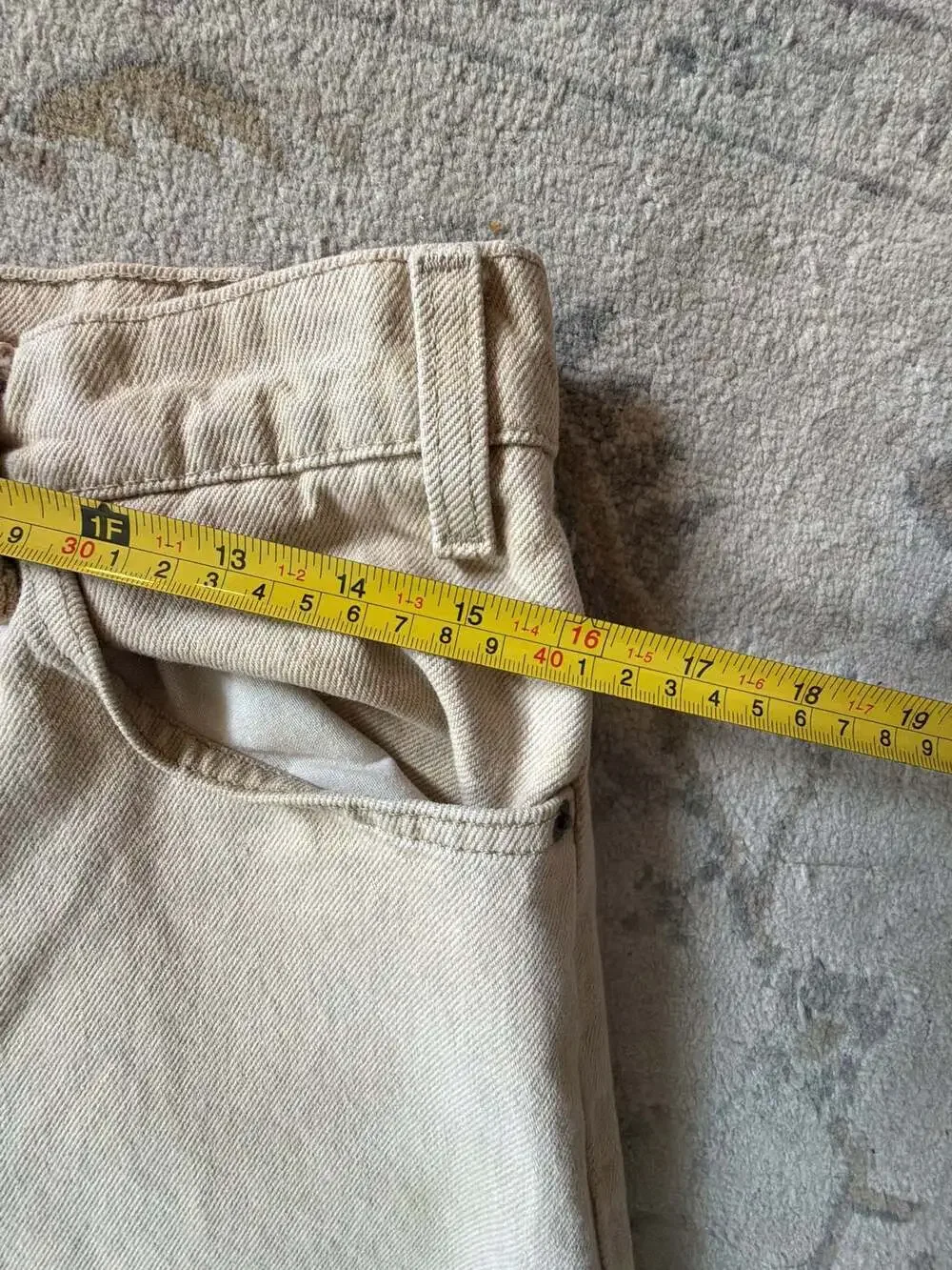Vintage Levi's 550 Relaxed Fit Tapered Leg Khaki Tan Jeans W32 L32 Made in USA